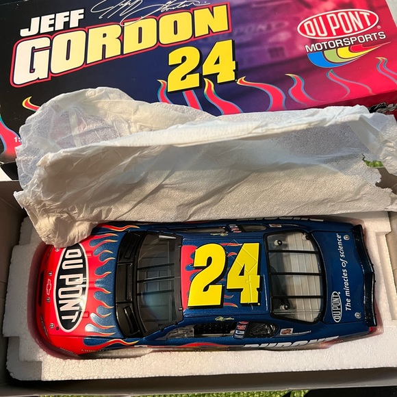 Jeff Gordon #24 Action Collectables Diecast 1:24 Scale Car - Picture 2 of 8